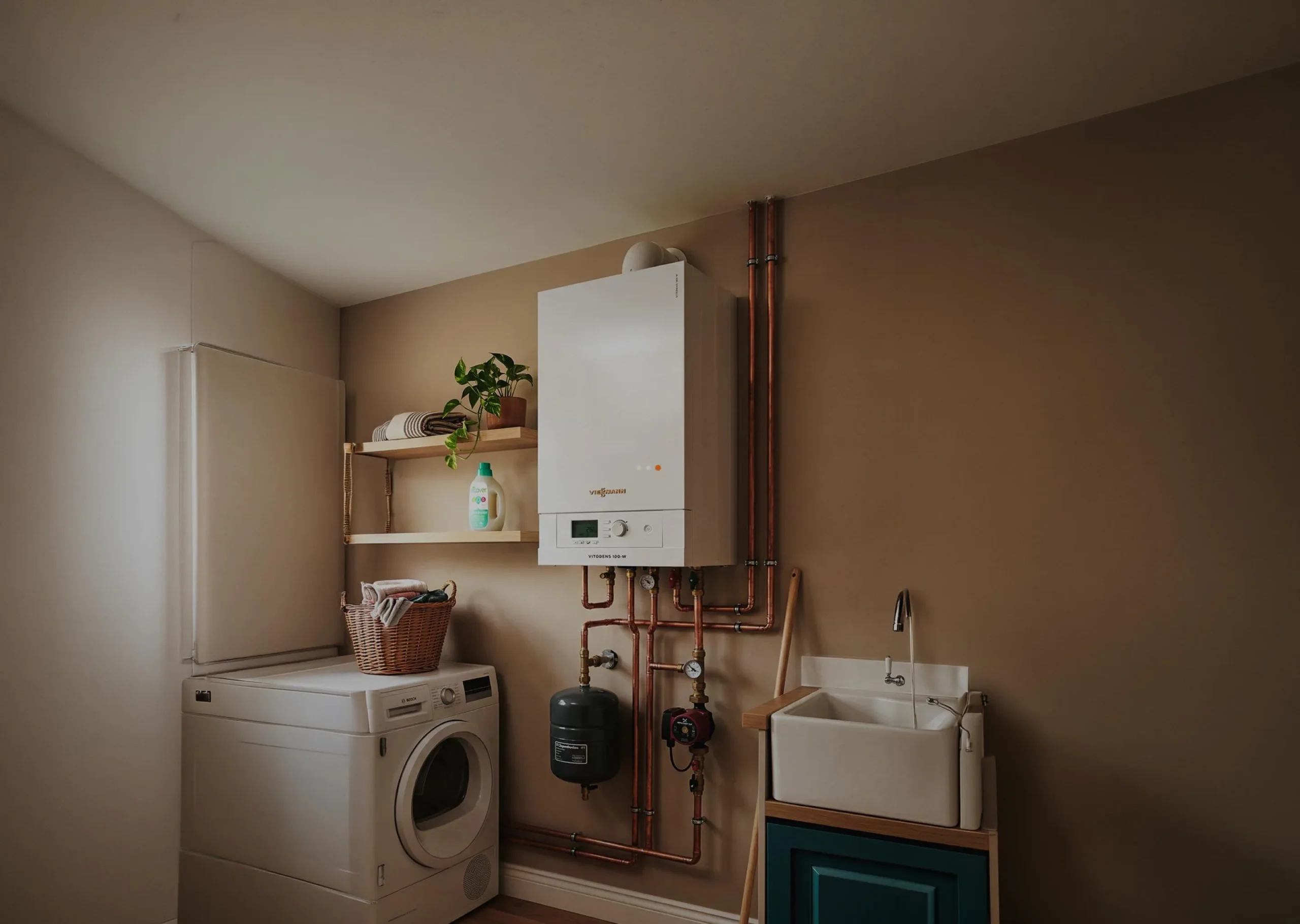 Chaufferie moderne installée en cave avec intégration sur mesure