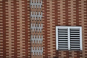 Installation d'une VMC simple flux dans une maison