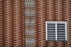 Installation d'une VMC simple flux dans une maison
