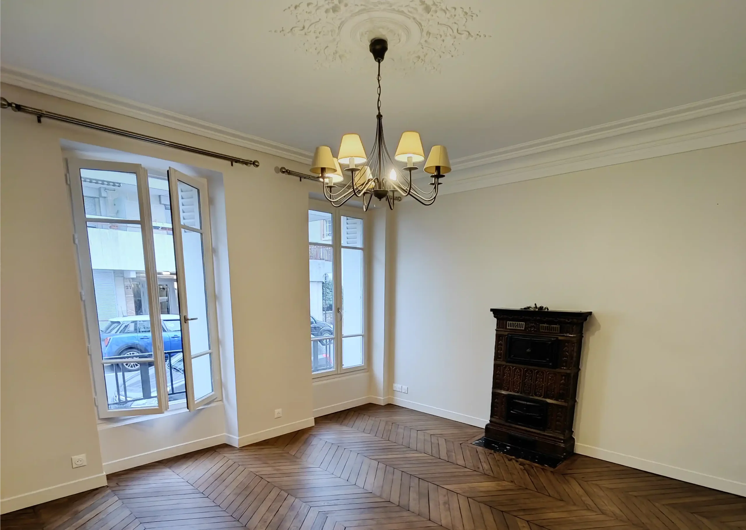 Rénovation et vitrification de parquet ancien réalisées par Helmo Rénovation