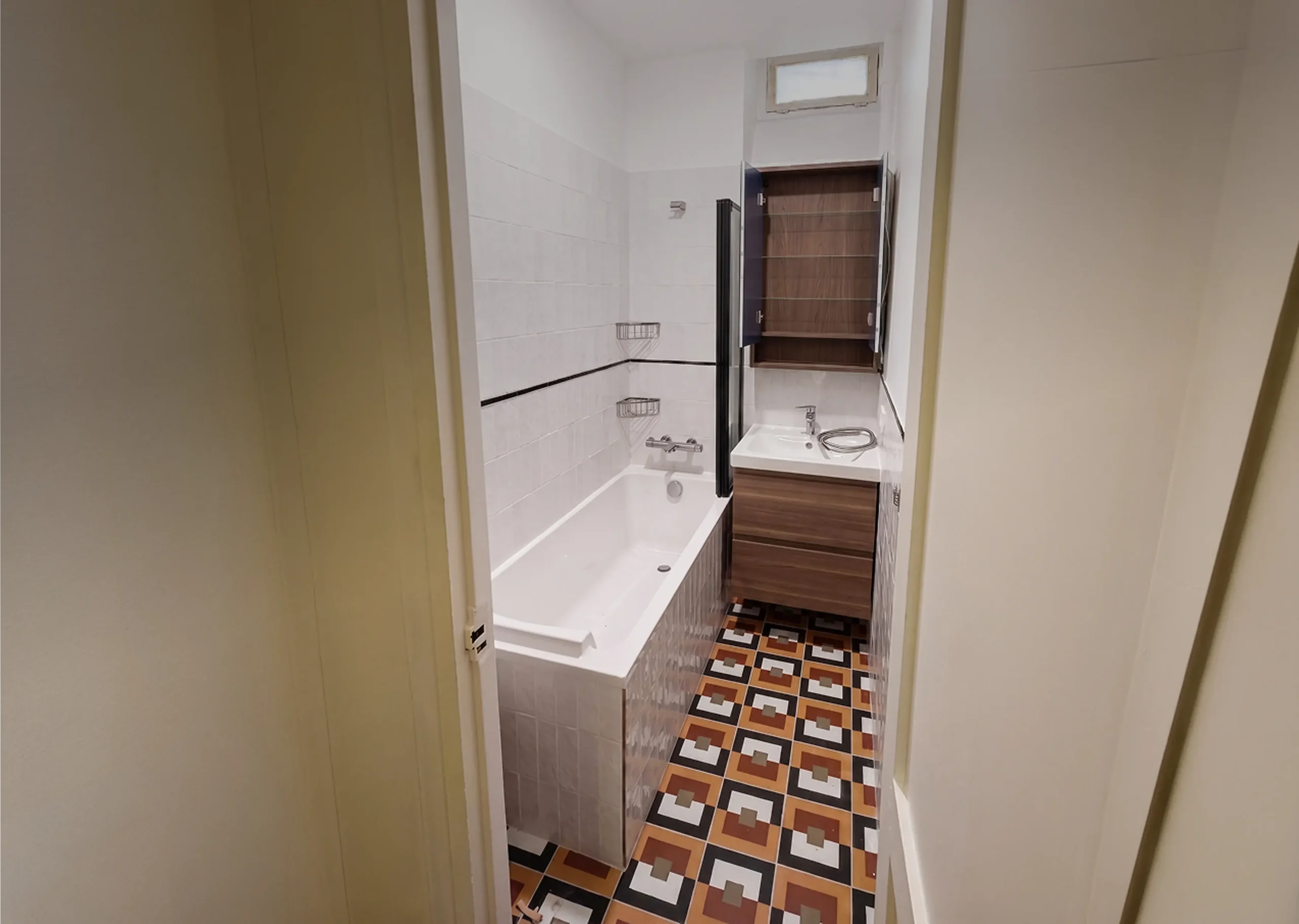 Travaux de peinture et finition soignée sur projet de rénovation intérieure