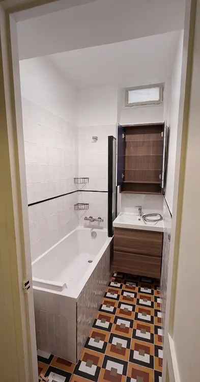 Travaux de peinture et finition soignée sur projet de rénovation intérieure