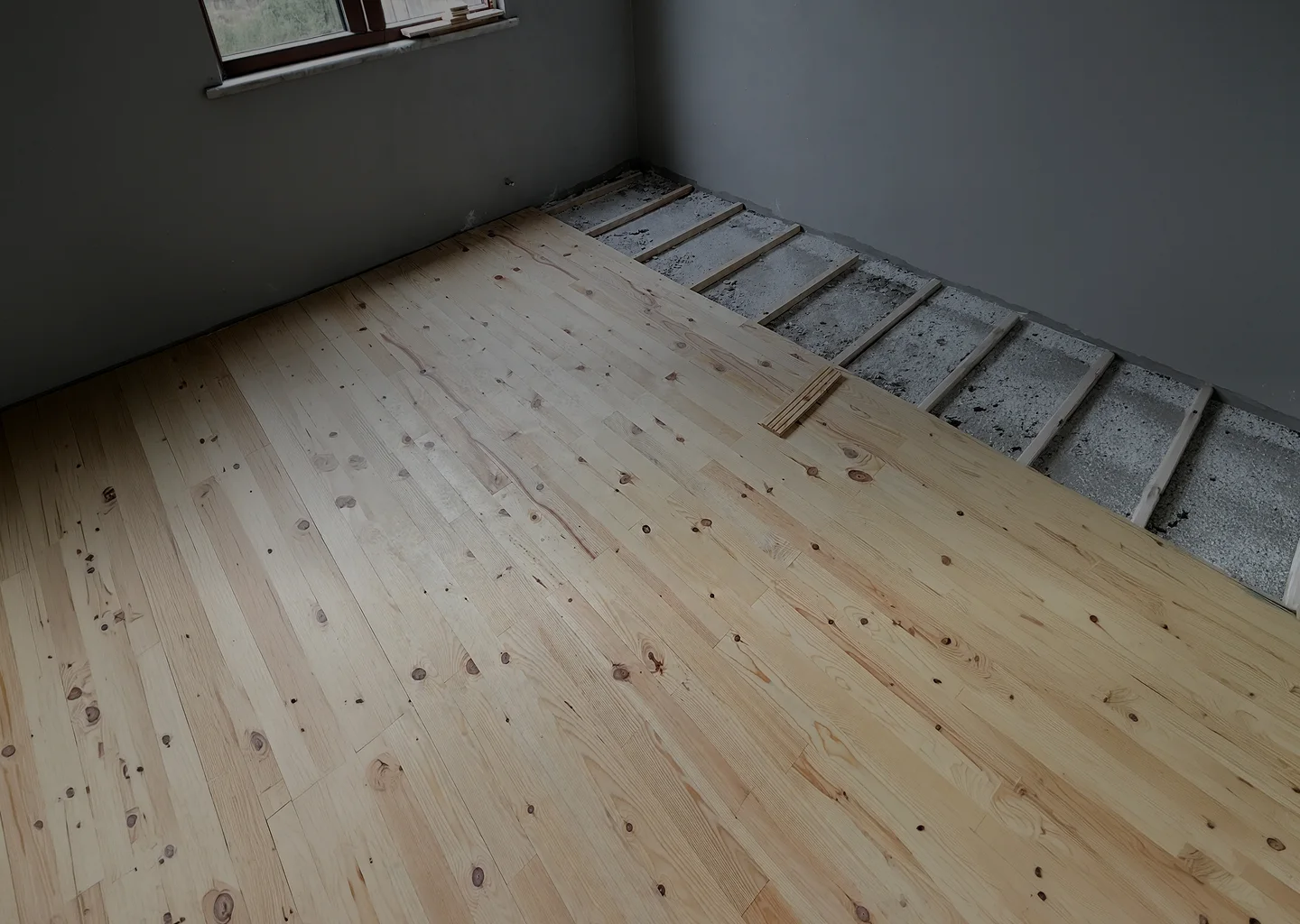 Travaux de recouvrement de plancher et d'isolation thermique par nos équipes